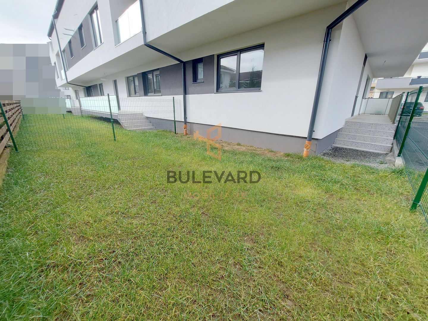 Apartament cu 2 camere decomandate+ gradina de 40 mp! - Poză 1