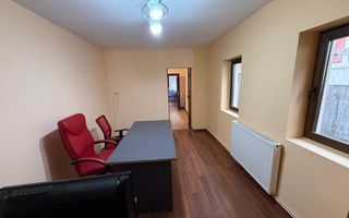 Spațiu de închiriat in vila - 2 camere +birou și curte, Campina - Poză 4