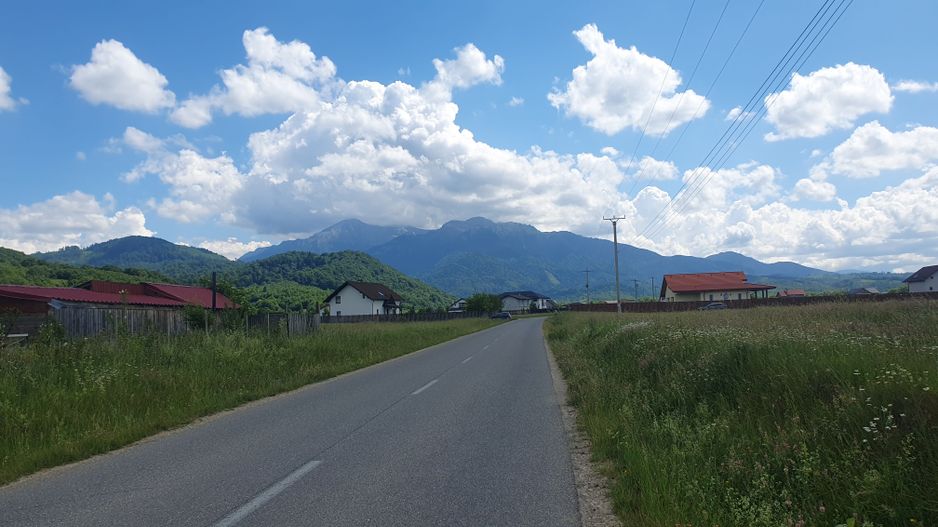 Rasnov -Glejarie 1000 mp front 42m posibilitate duplex sau 2 constructii - Poză 8