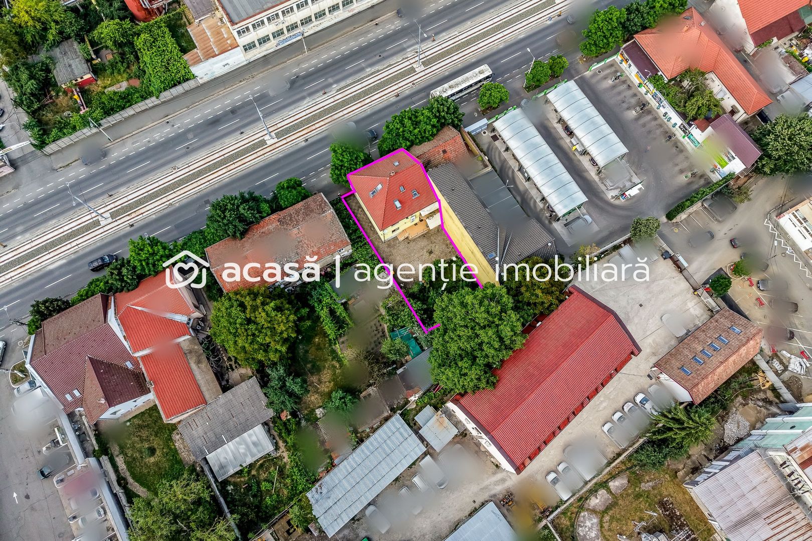 Imobil versatil D+P+E+M | Arteră principală Arad | Curte cu acces auto - Poză 3
