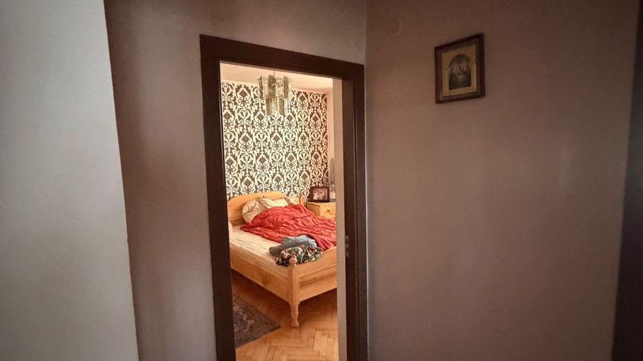 Apartament spațios cu 4 camere – Marghita, zona centrală - Poză 4