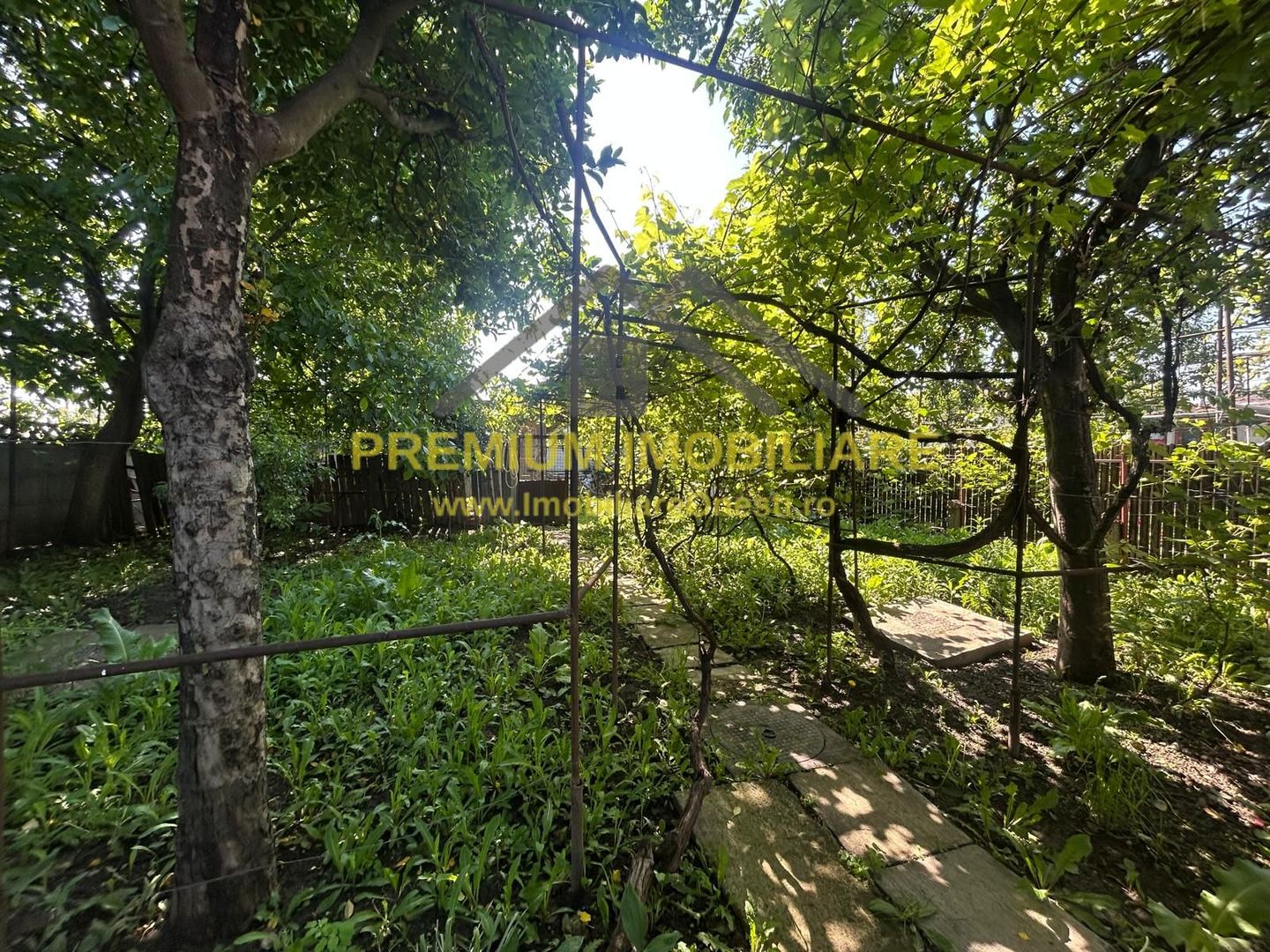 De vanzare casa in cartier TCR Onesti - Poză 2