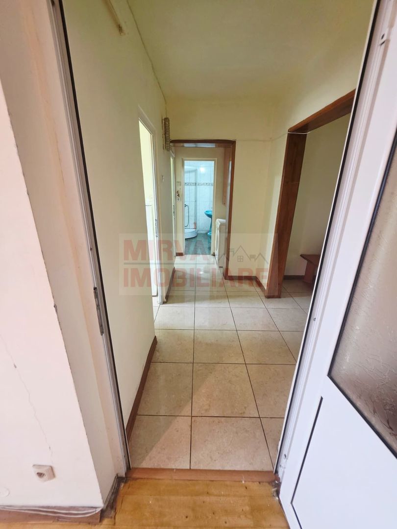 Vanzare apartament 2 camere decomandat, Malu Rosu, parter inalt - Poză 4
