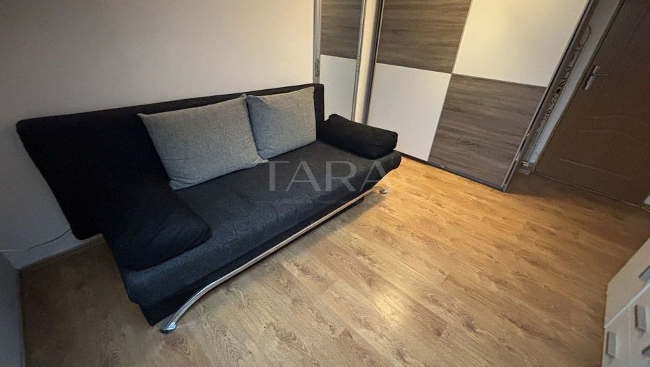 Apartament 3 Camere Semidecomandat în Florești - Poză 1