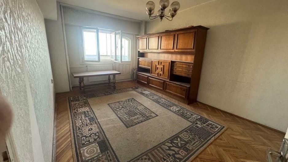 Sagului | 3 Camere | Decomandat | Etaj Intermediar. - Poză 1