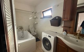 Casa centrala zona Siloz P+M - Poză 10