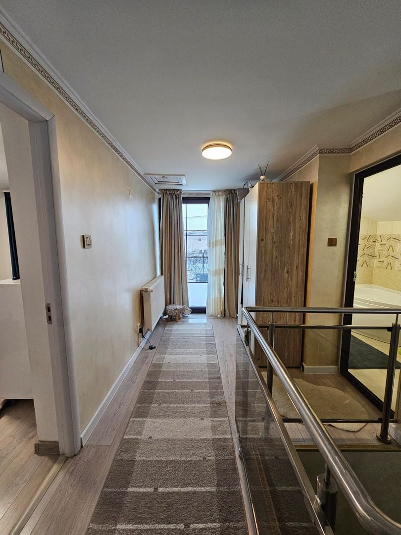 Casă / Vilă cu 5 camere de vânzare în Craiova - Poză 18