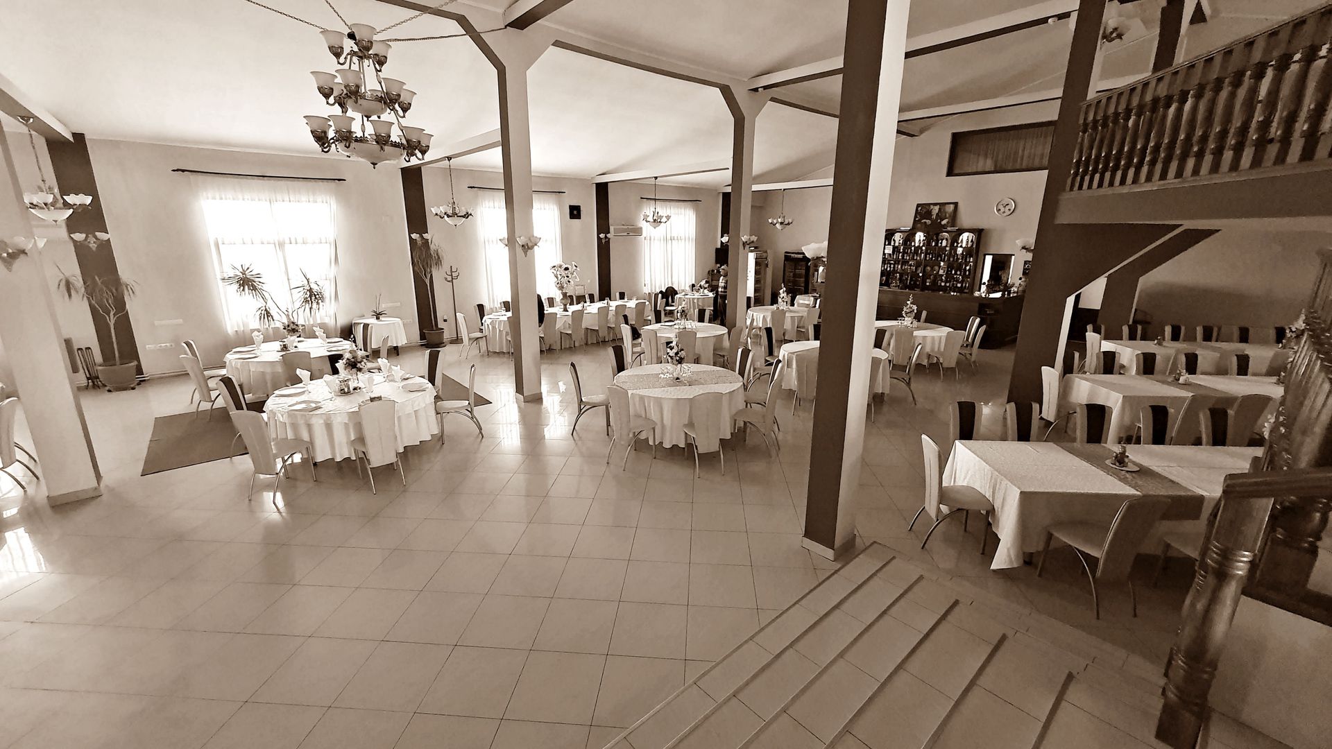 Afacere/Restaurant -Salon evenimente capacitate 600 persoane - Poză 8