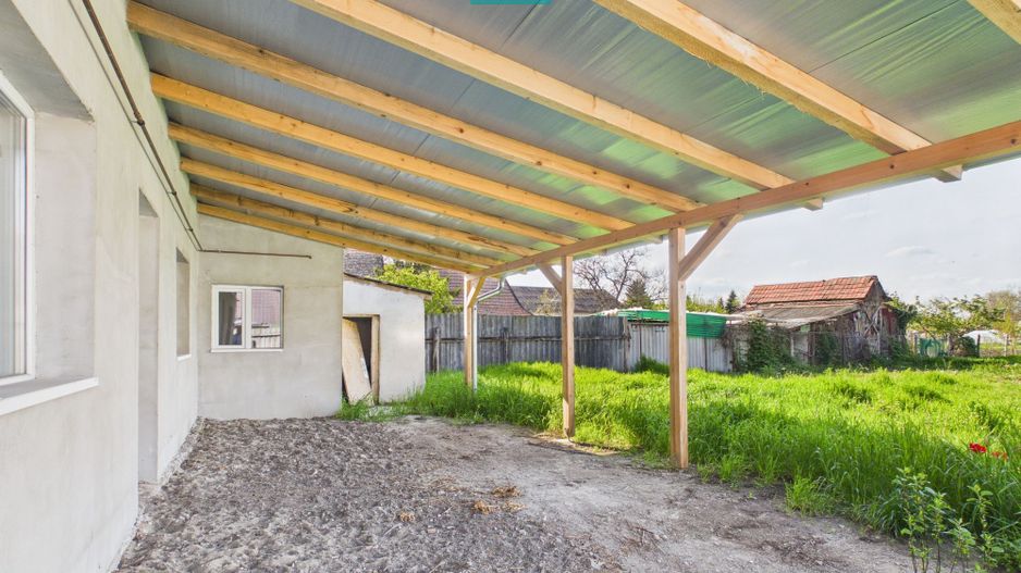 Casă renovată 4 camere si 1452 mp teren în Bătania - Poză 13