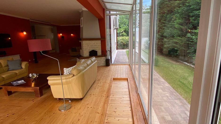 Generoasa si spatioasa - Poză 12