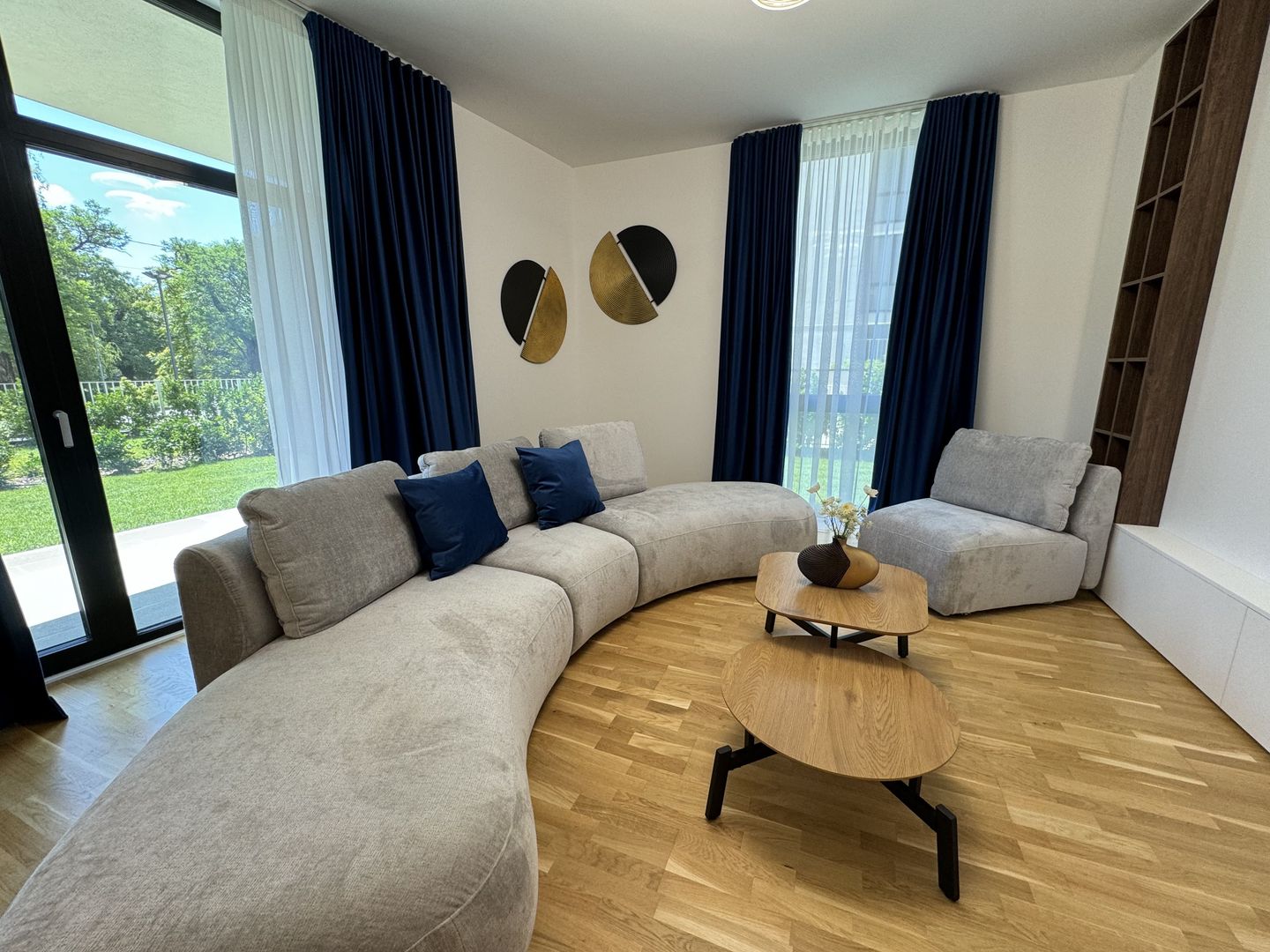 Apartament Luxos de Închiriat în Complexul Rezidențial ISHO - Poză 2