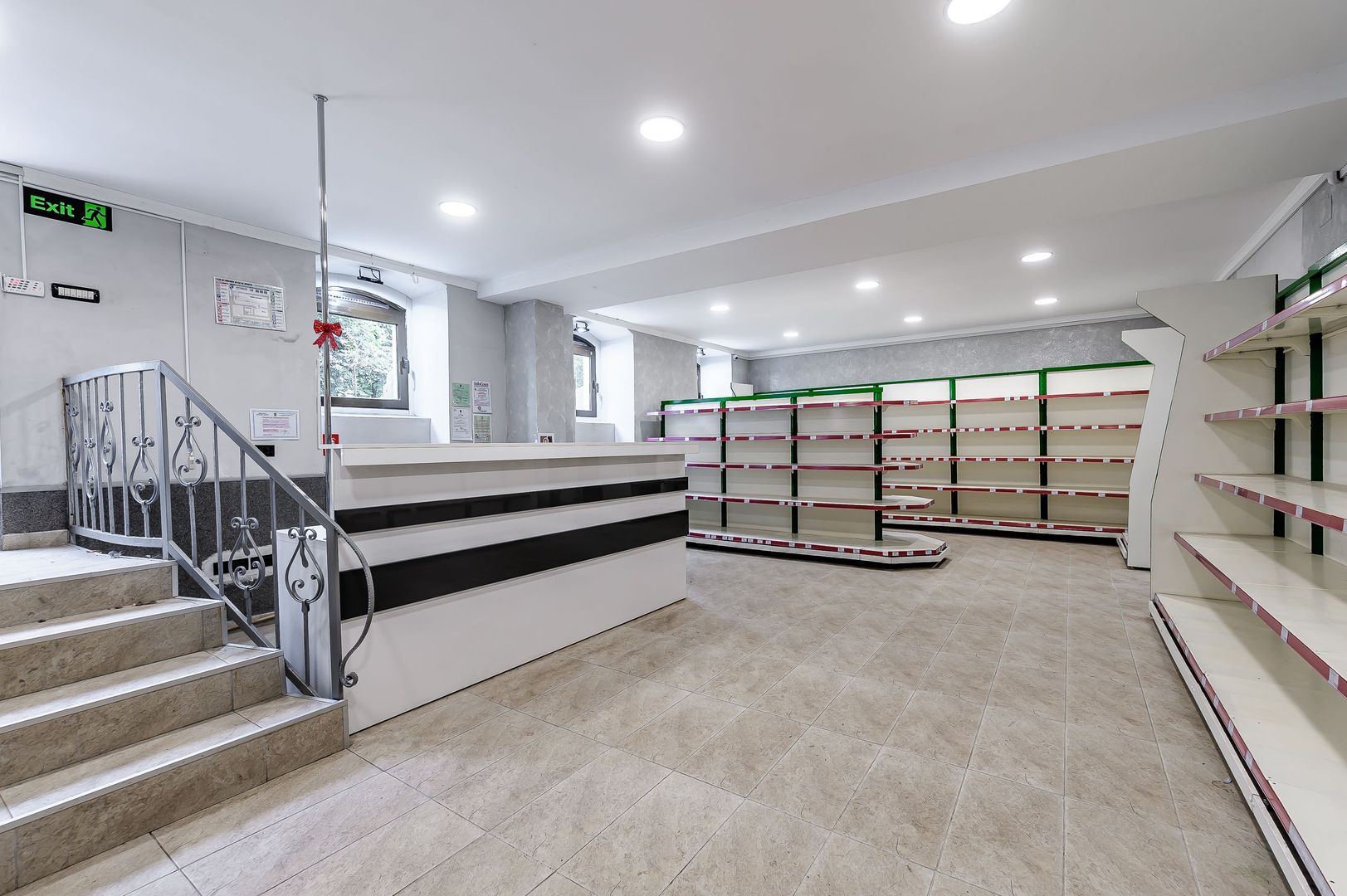 Spațiu comercial ultracentral, renovat, pe b-ul Revoluției, Arad. - Poză 6