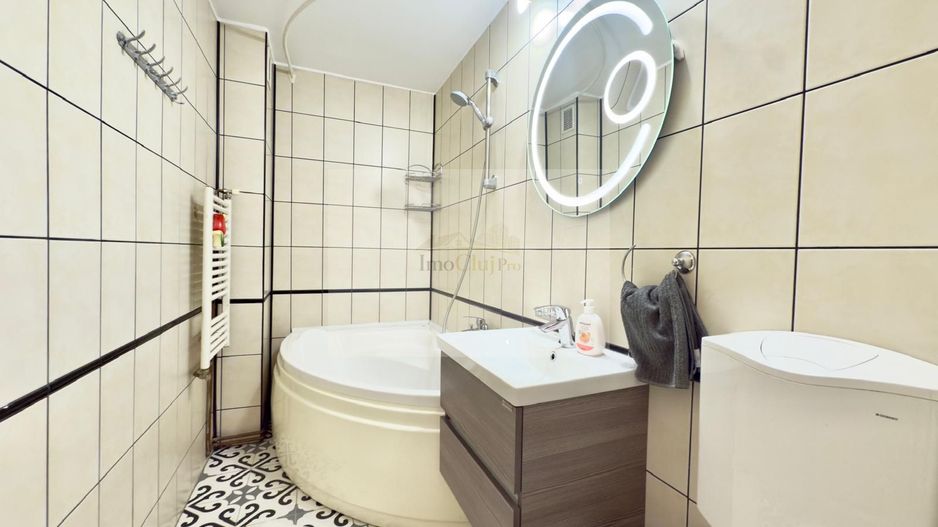 Închiriere apartament 3 camere decomandate– Calea Dorobanților-Parcare - Poză 9