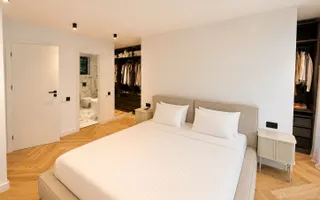 ELEGANT TOWNHOUSE | PRIVATE GARDEN | PANORAMIC TERRACES | - Poză 17