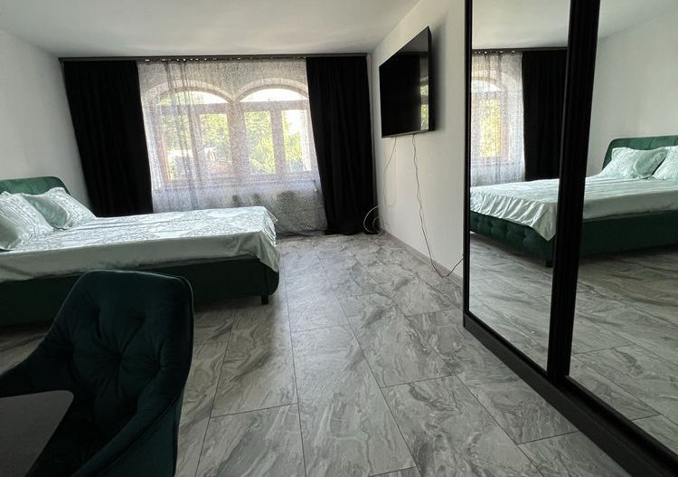 Inchriez apartament  40 mp,Bucuresti utilat ,renovat 15 min Pta Unirii - Poză 2