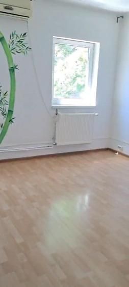 Apartament in vila // Piata Dorobanti // Singur pe etaj - Poză 2