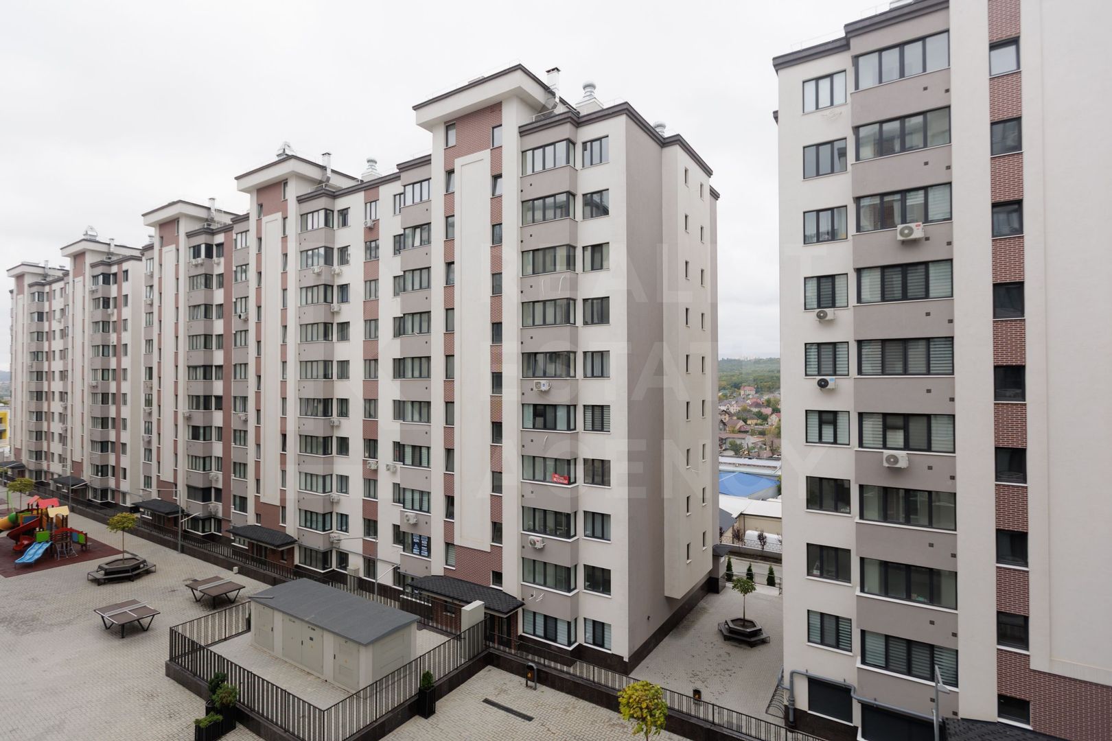 Vânzare, apartament, 2 odăi + living, str. Ion Buzdugan, Buiucani - Poză 17