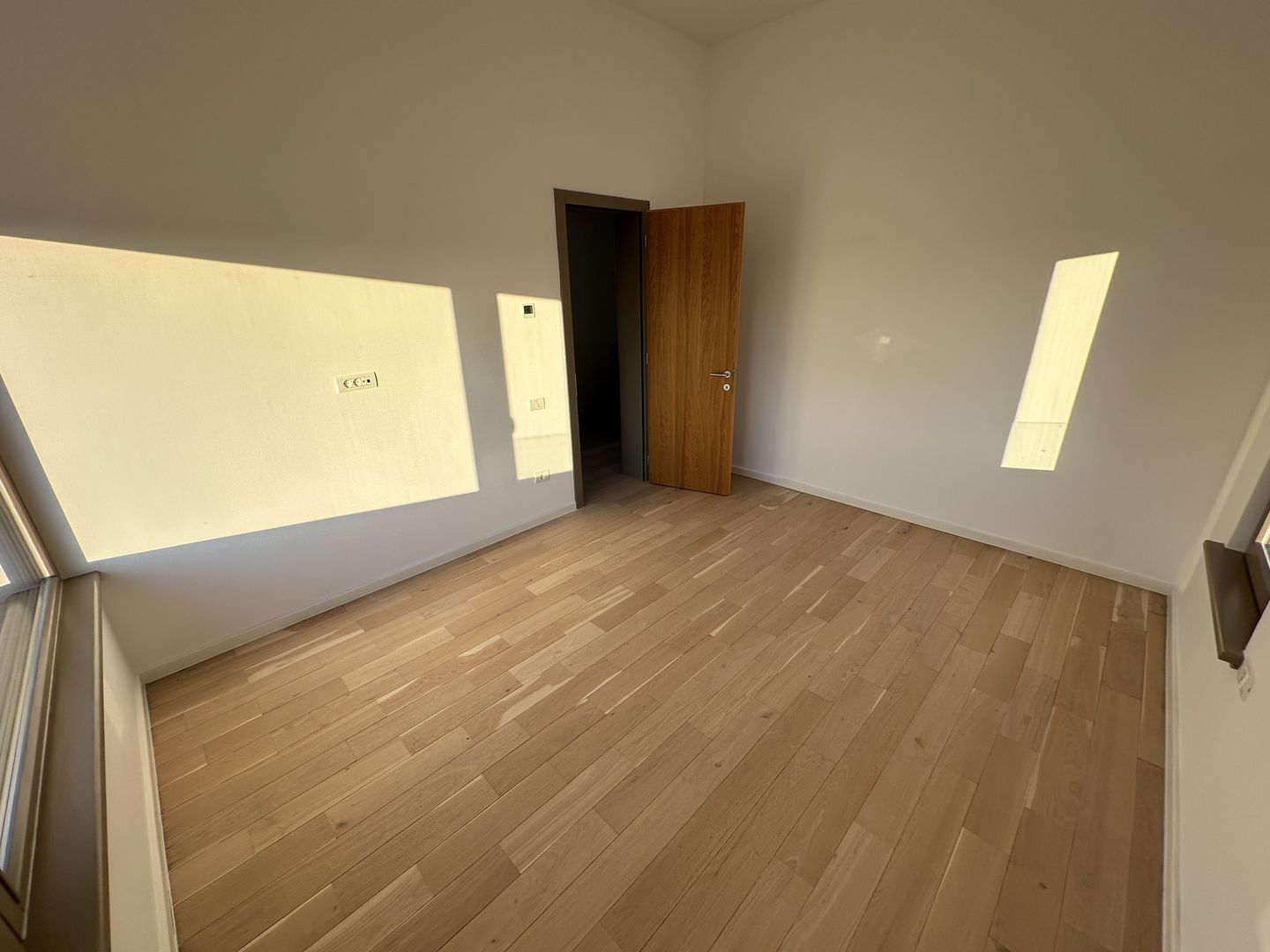 Casa cu 5 camere - Dumbarvita - Poză 17