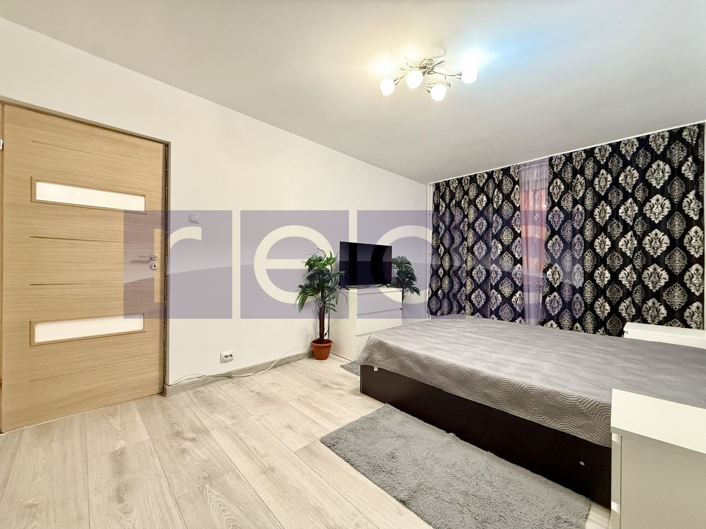 VÂNZARE GARSONIERĂ | ZONA TITAN | COMPLET MOBILAT ȘI UTILAT - Poză 3