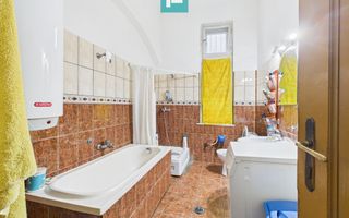 CONAC IMPRESIONANT ÎN GHIOROC - Poză 43