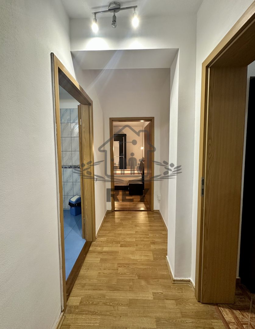 Apartament 4 camere cu garaj zona Strand- V.Aurie - Poză 7