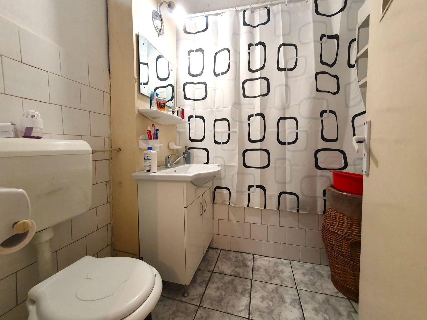 Apartament spațios cu 3 camere și 2 băi – zona Ciucaș / Astra - Poză 8