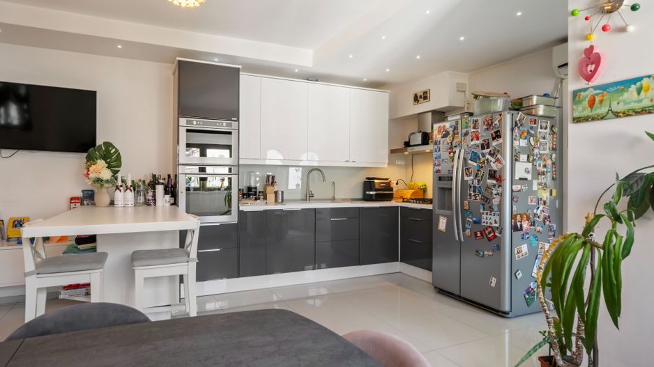 Eleganță și Spațiu în Inima Cartierului Domenii | Apartament cu 5 Camere în Vilă - Poză 3