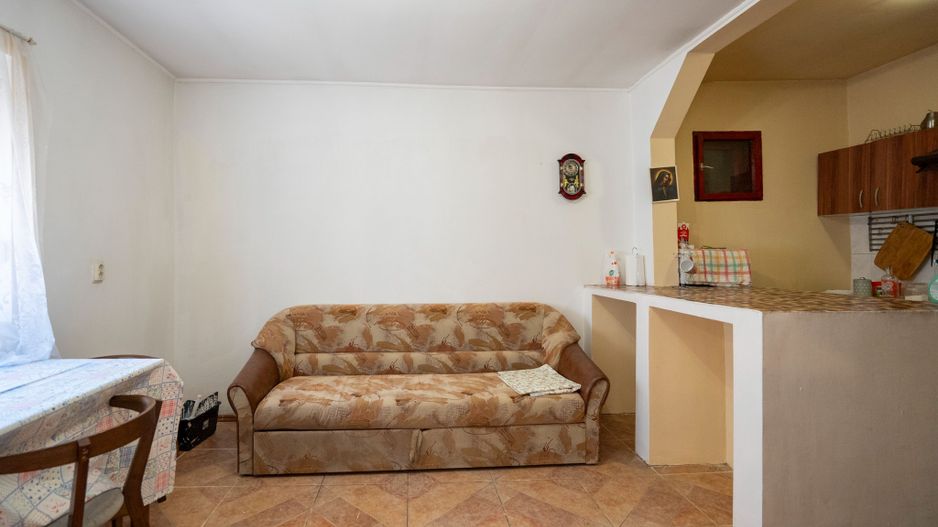 Casa cu 300 mp de teren , acces auto si dublu front in Nufarul - Poză 7