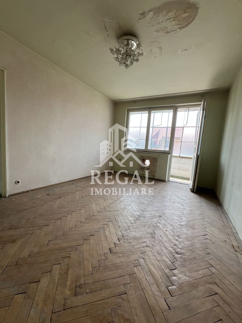 Apartament cu 2 camere, Micro 4 – Etaj 4/4 - Poză 1