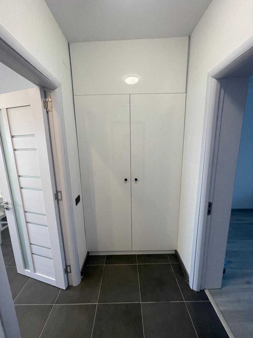 Apartament 2 camere, mobilat lux, piata Victoriei, vedere panoramică - Poză 4