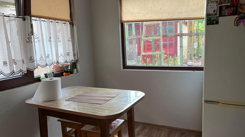 Apartament la curte comuna in zona Centrala - Poză 5