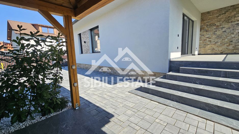 Casa cu garaj si pivnita Selimbar, Sibiu - Poză 1