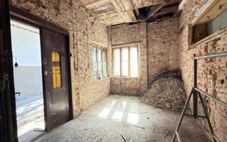 Apartament in Casă 2 camere Teren 100 mp / Str. 1 Dec. 1918 - Carei - Poză 4