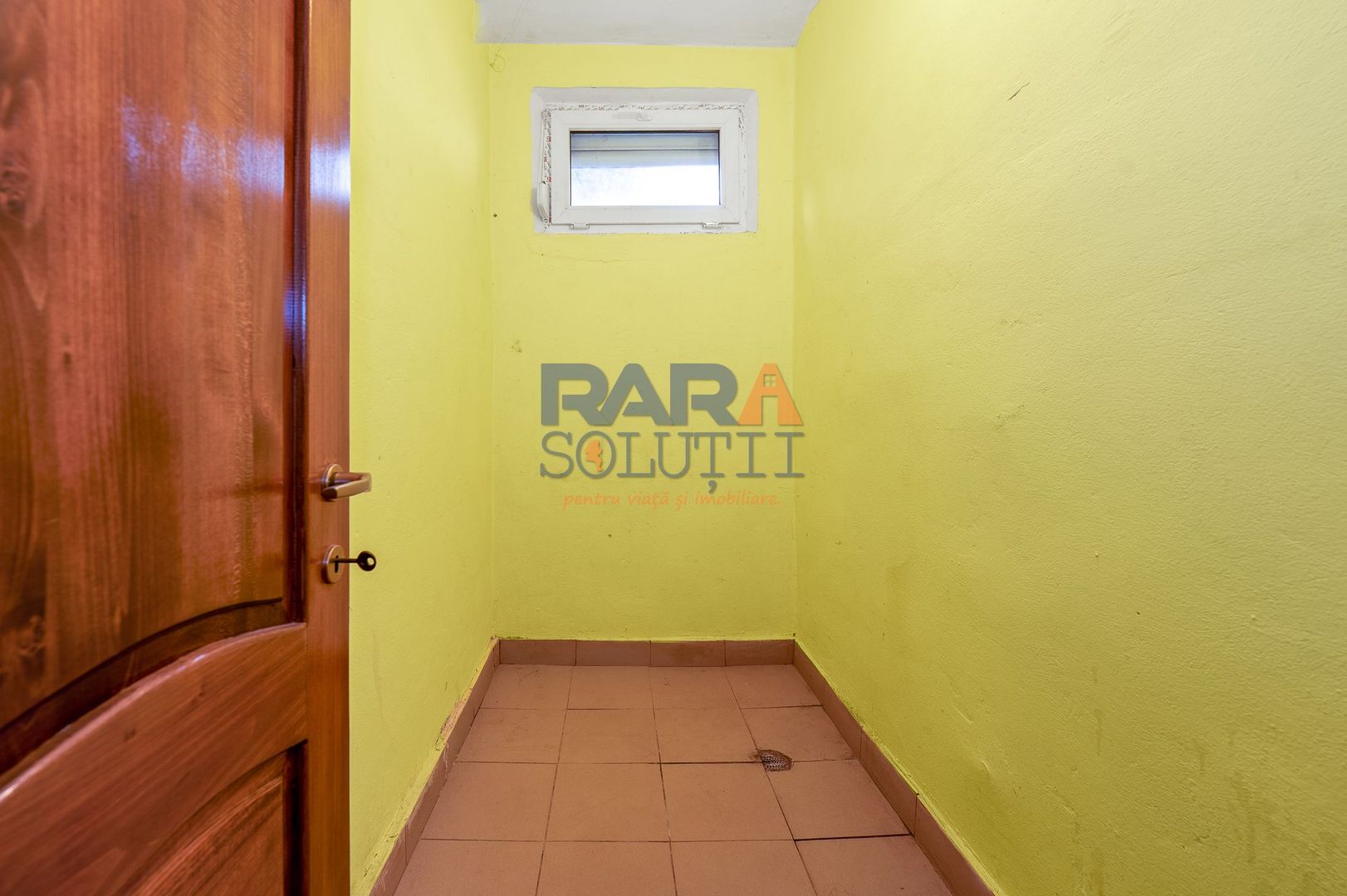 Apartament cu 3 camere, două băi, 77 mp - Poză 2