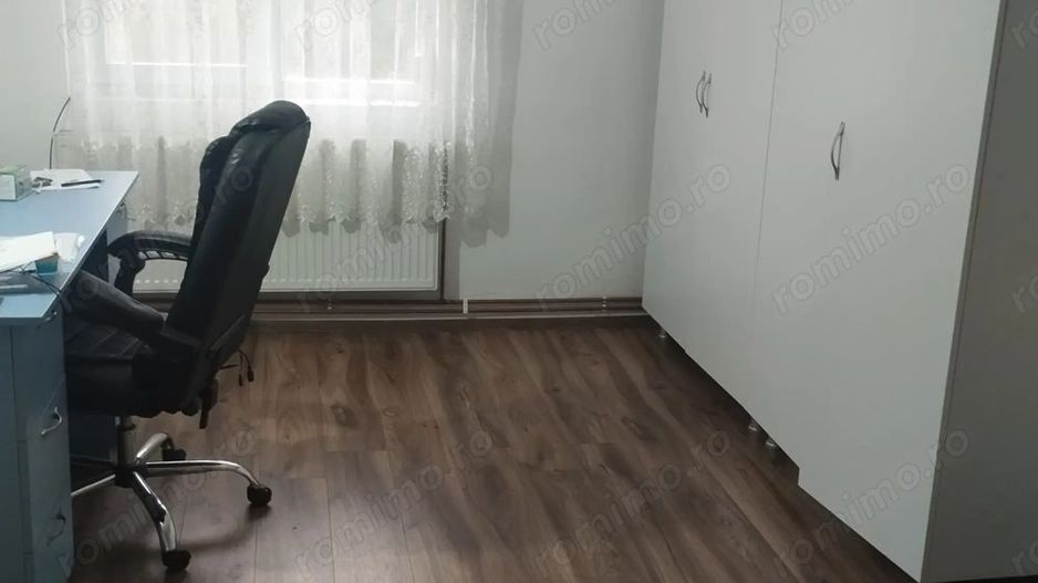 Casă de vânzare cu teren 920 mp - Poză 6
