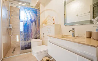 Apartament premium de vanzare în Mamaia – vedere la mare și lac - Poză 12