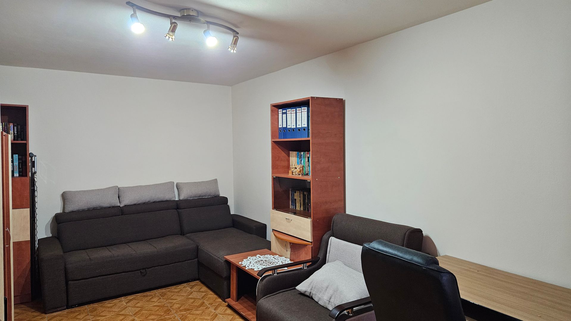 Vânzare apartament 2 camere | Ghencea | Finisat Modern - Poză 2