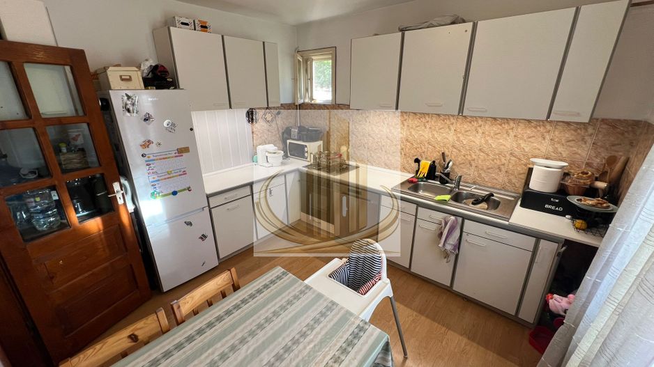 Casă spațioasă cu 2 apartamente, acces din 2 străzi – zona Lipovei - Poză 12