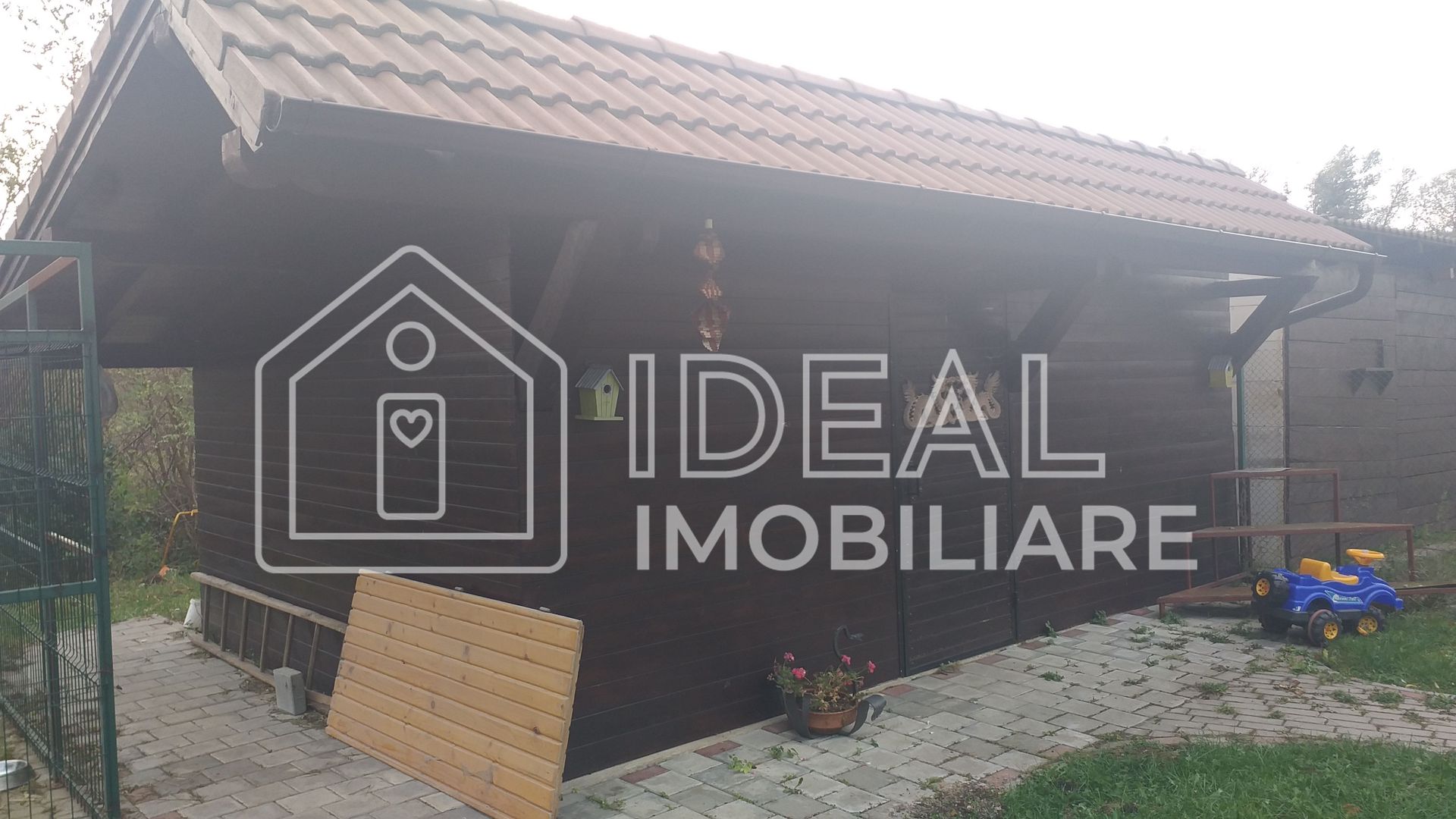 Casa moderna cu 4 camere, La  CHEIE in Poplaca - Poză 17