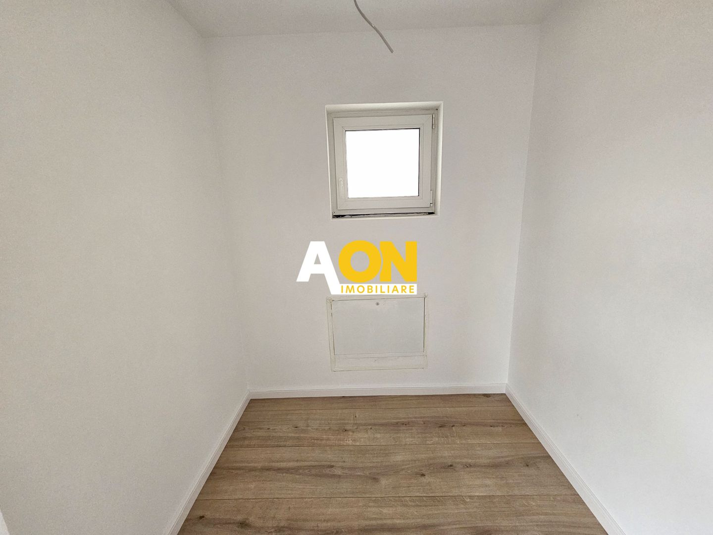 1/2 Duplex finisat 90%, 4 camere, 317 mp teren, zona Centru - Poză 13