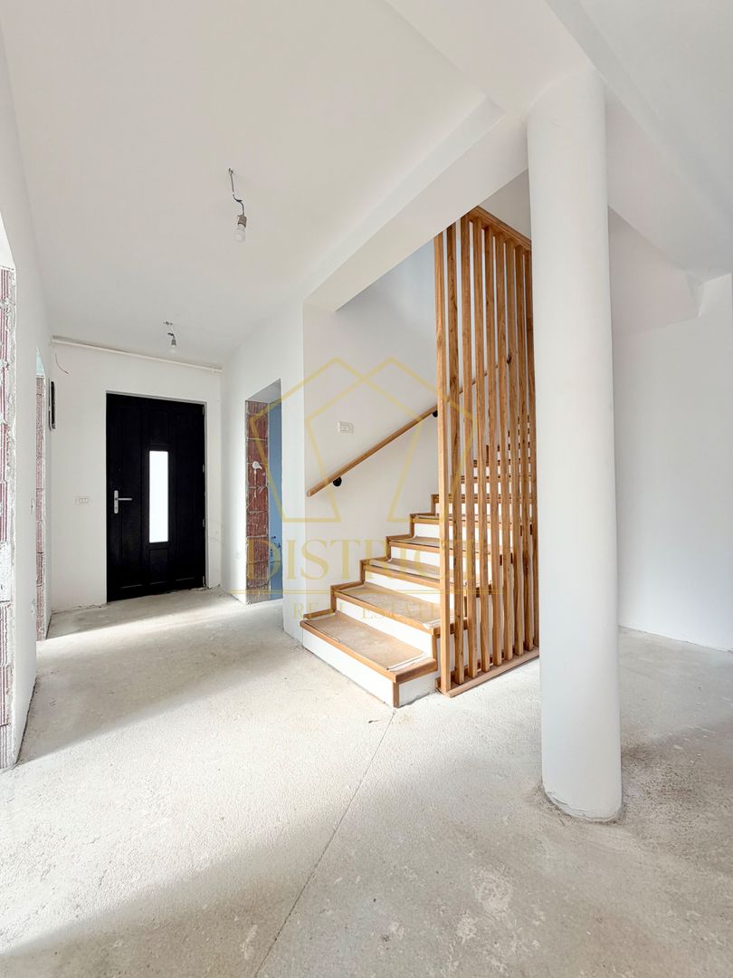 Duplex-uri cu 4 camere, 3 bai si perete coumn dublu in Chisoda, la asfalt. - Poză 6