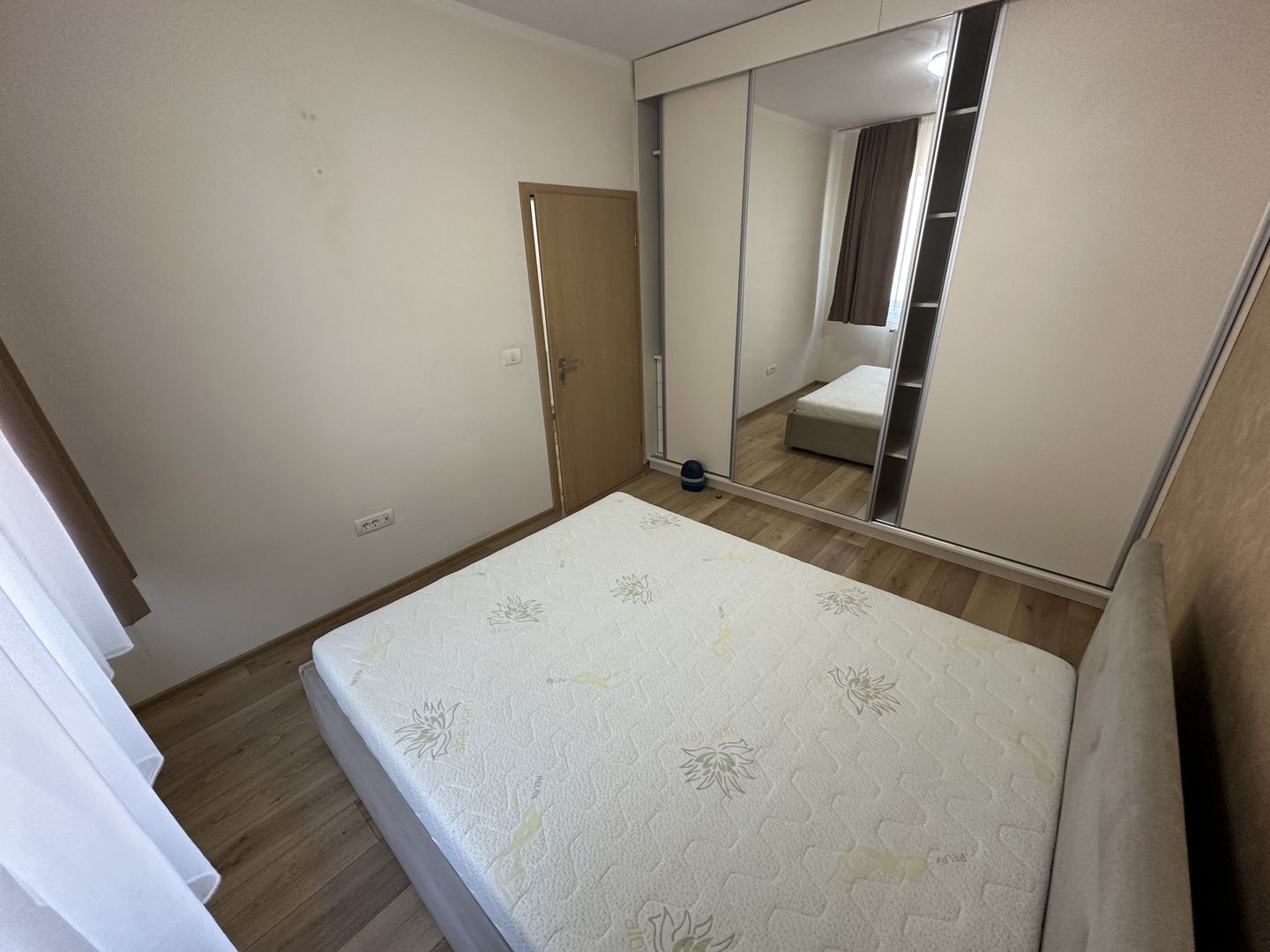 APARTAMENT DEOSEBIT - Poză 13