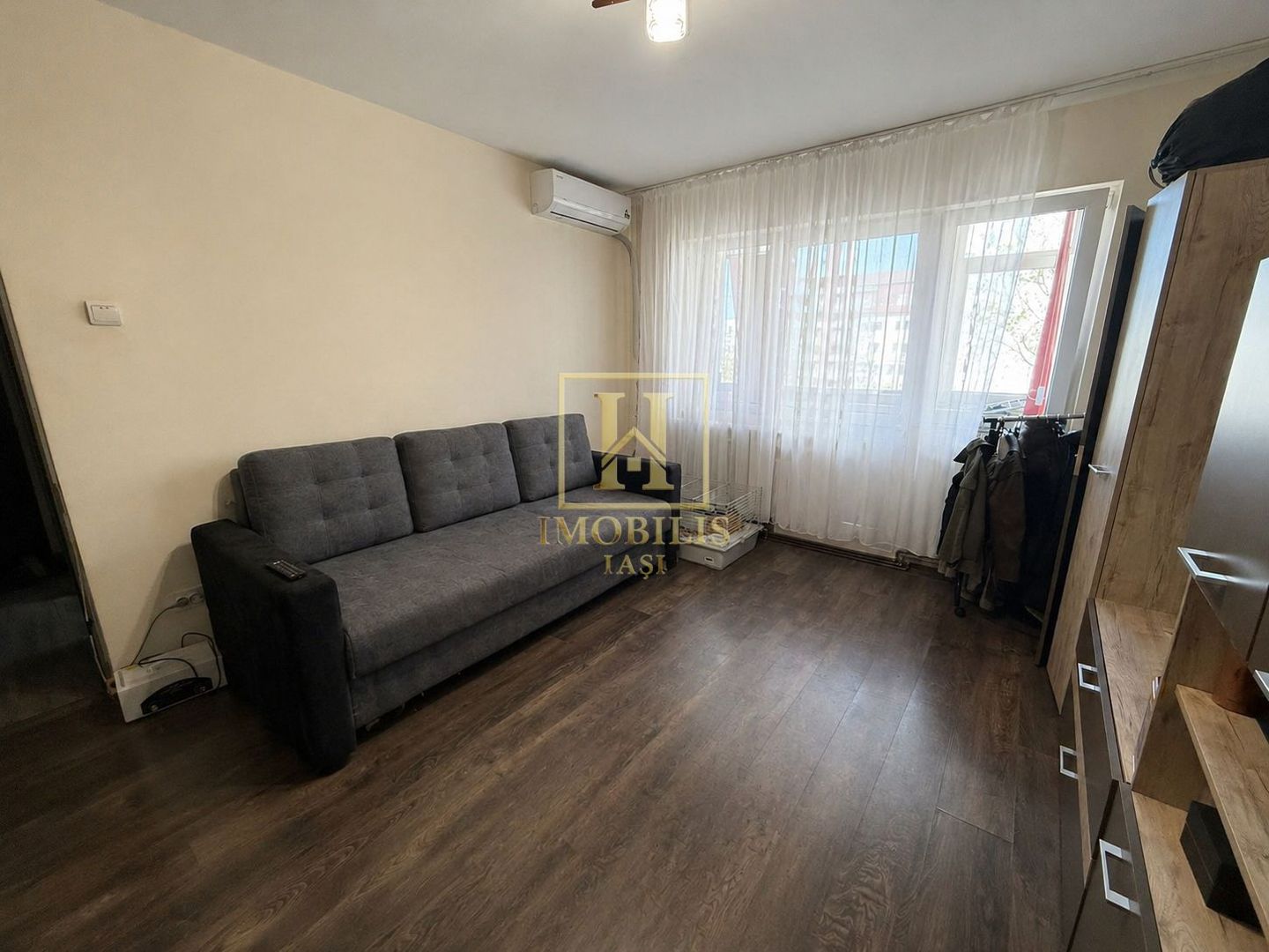 Apartament renovat 2 camere 41 mp Alexandru cel Bun 89900 euro - Poză 1
