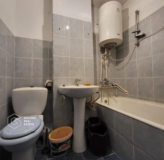 Apartament 4 camere, decomandat, oras Lipova - Poză 5