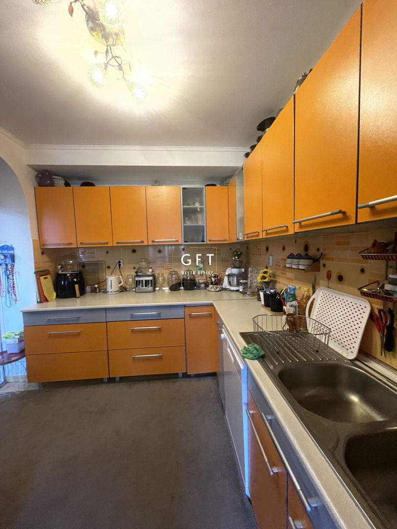 Apartament 4 camere + boxa+garaj+parcare - 100000€ - Poză 9