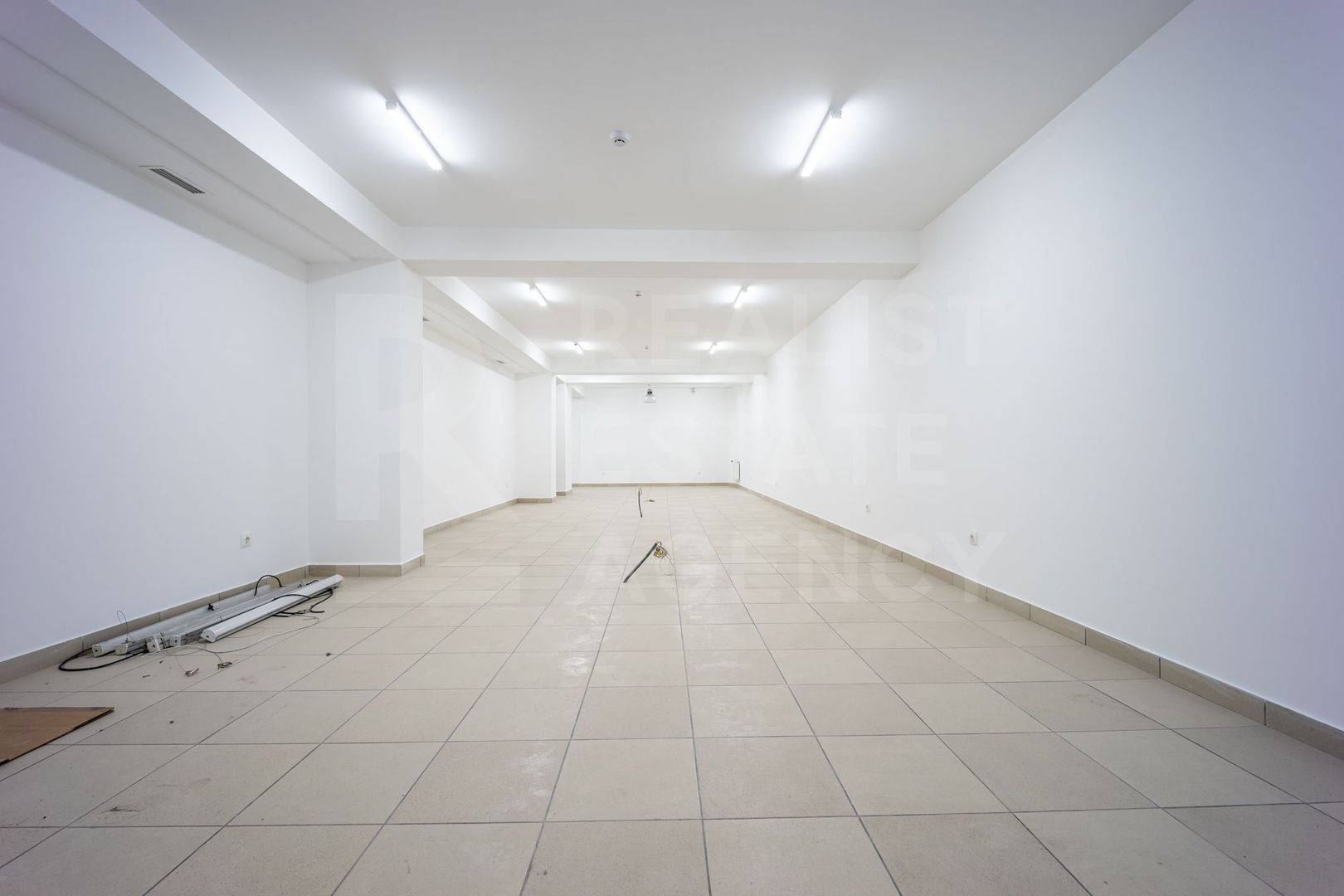Se oferă spre chirie spațiu comercial 130 mp,str. Ginta Latină Ciocana - Poză 7