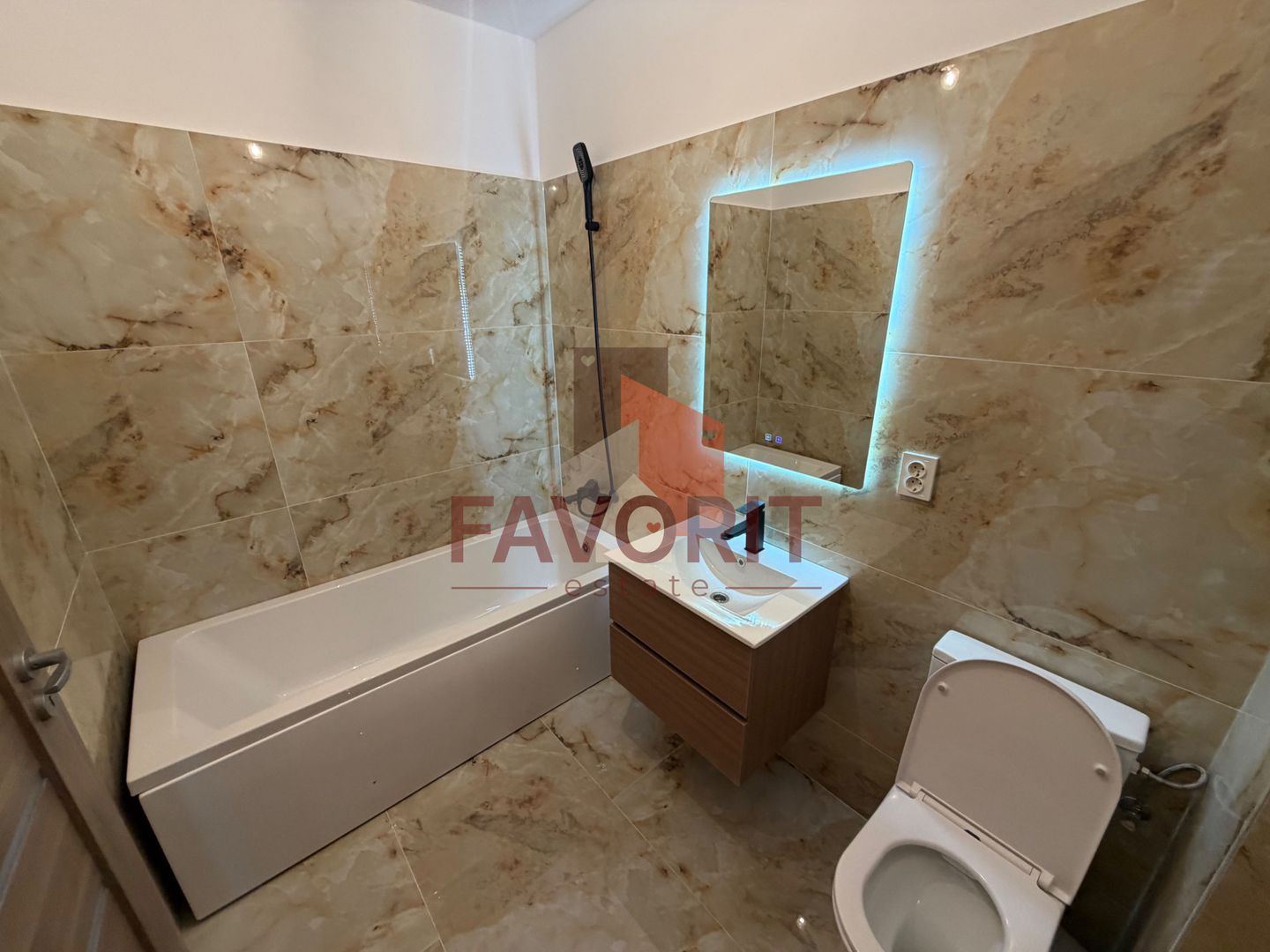 Disponibil imediat. Decomandat. Spatios - Poză 9