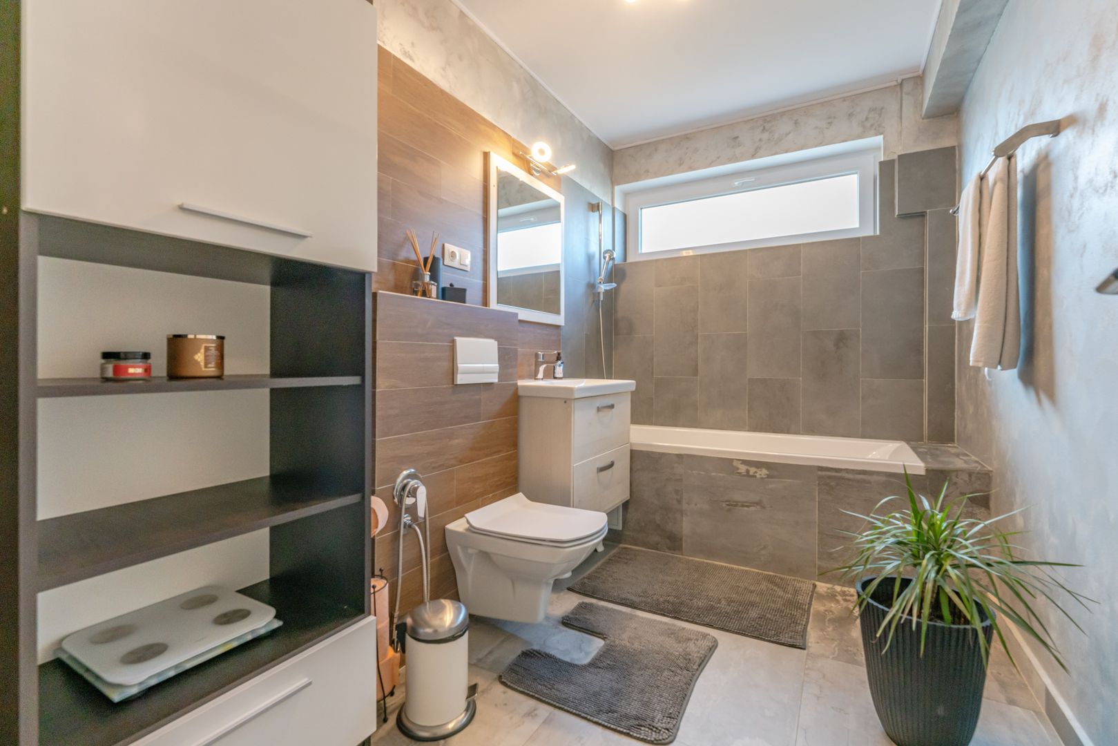 Casa mobilata utilata modern cartier Izvor Tarlungeni Brasov - Poză 9