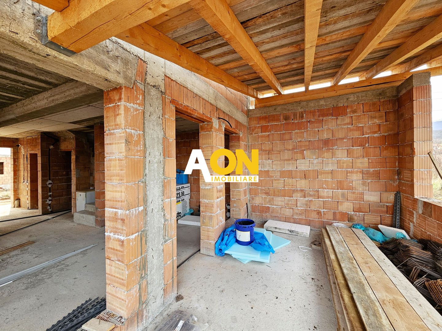 Casa la rosu, 4 camere, 3 bai, 339 mp teren, zona Valea Popii - Poză 11