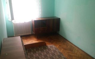 Apartament cu 3 camere de vânzare în zona Central - Poză 1